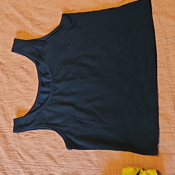 3 crop tops - Picture 6 of 11